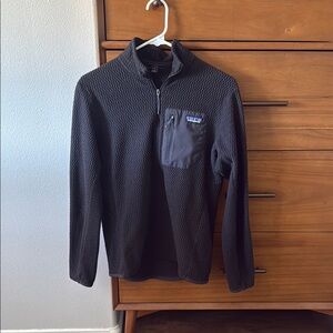 Patagonia Men's Black Quarter-Zip Pullover